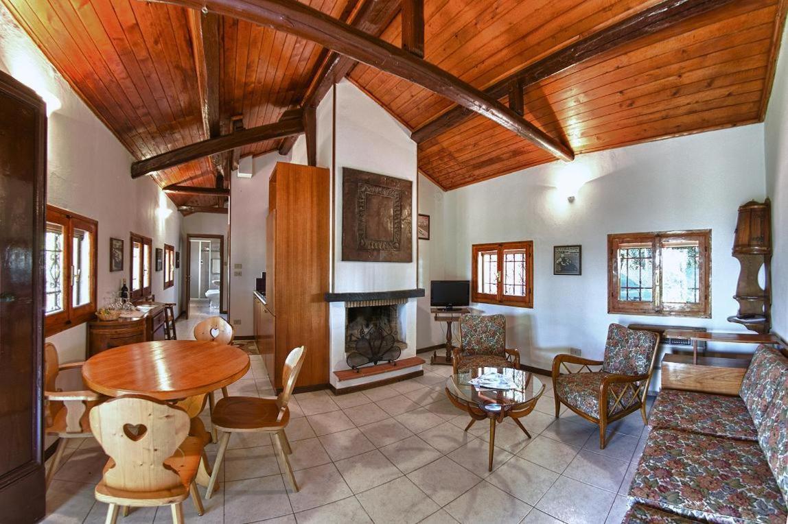 Podere Riosto Cantina&Agriturismo ピアノーロ エクステリア 写真