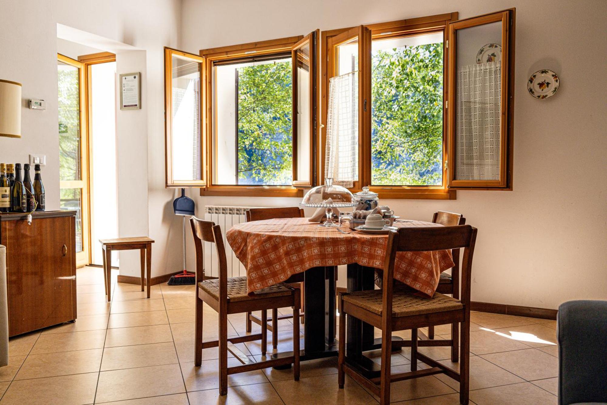 Podere Riosto Cantina&Agriturismo ピアノーロ エクステリア 写真