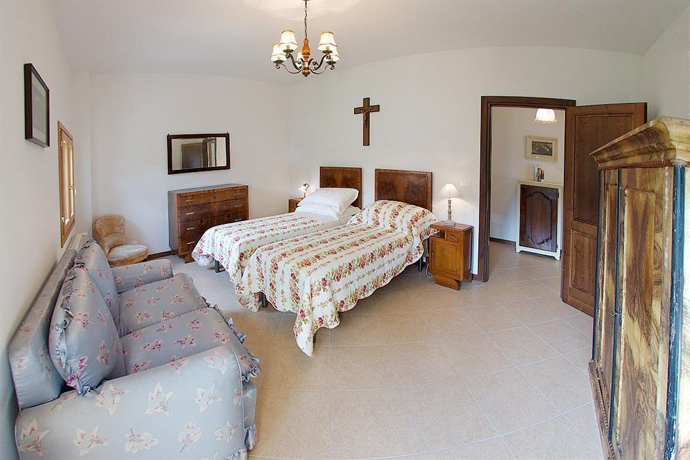 Podere Riosto Cantina&Agriturismo ピアノーロ エクステリア 写真